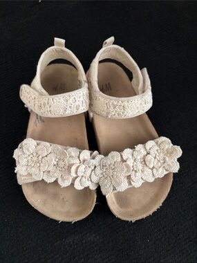 H&M Girls Cream Floral Crochet Strap Sandals